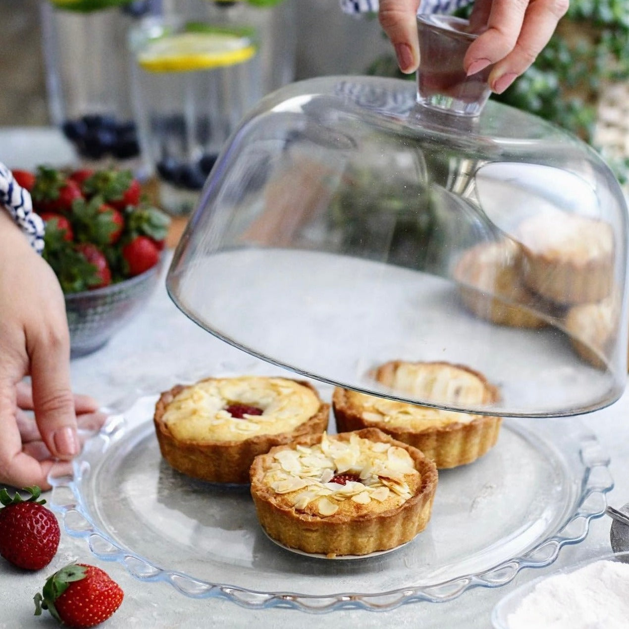 'Petite Patisserie' Kuchenplatte mit Glasglocke (⌀26,4cm)